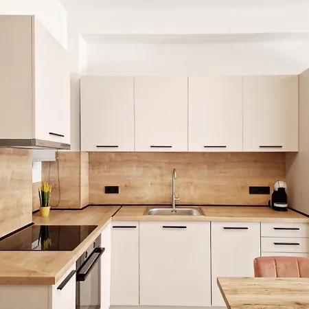 Boheme & * Thessaloníki